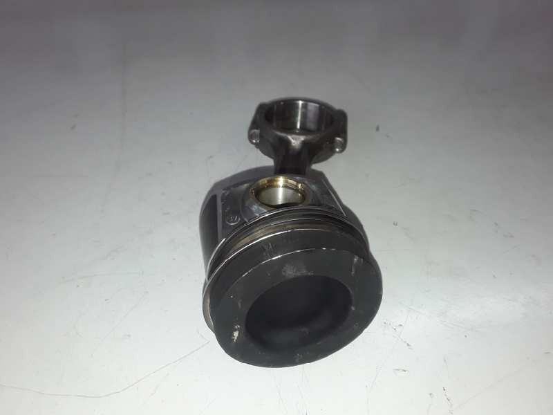 Recambio de piston para skoda superb combi (3v5) crlb referencia OEM IAM A1/E82/04LA  
