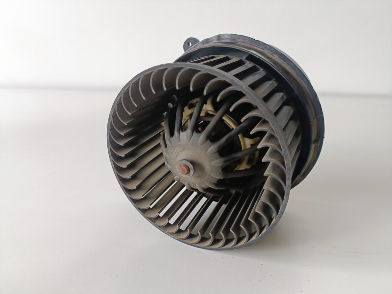 Recambio de ventilador calefaccion para citroen c2 8hx referencia OEM IAM F665876T  
