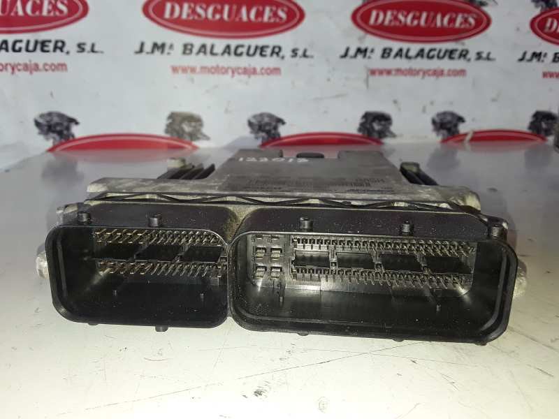 Recambio de centralita motor uce para chevrolet aveo hatchback a13dtc referencia OEM IAM 0281018383 / 55583708 / AA5H / 55579447