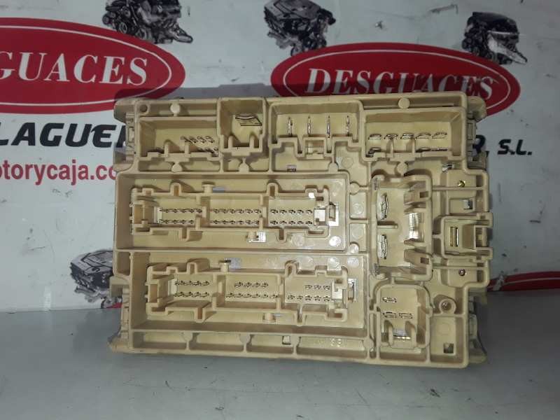 Recambio de caja reles / fusibles para toyota celica (t23) referencia OEM IAM   
