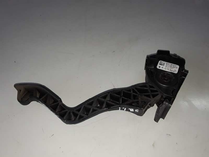 Recambio de pedal acelerador para peugeot 207 8hz referencia OEM IAM 968075688002 / 6PV00908300  