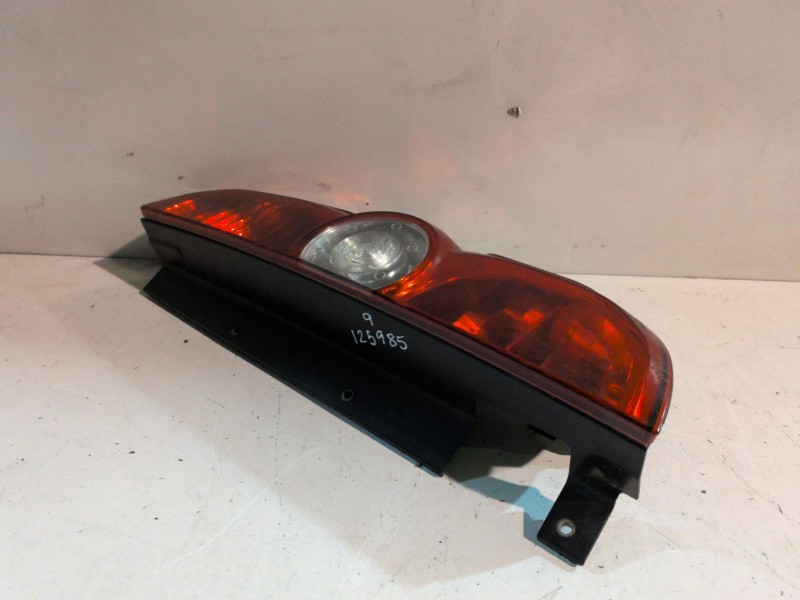 Recambio de piloto trasero derecho para fiat ii doblò (152) 198a3000 referencia OEM IAM 00518305640  