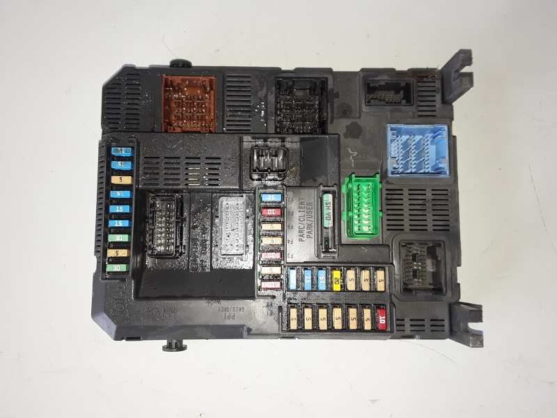 Recambio de caja reles / fusibles para peugeot 2008 hnz referencia OEM IAM 9819850080 / E1172508  