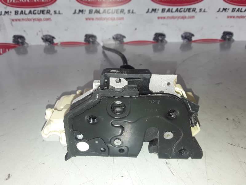 Recambio de cerradura puerta trasera derecha para audi q7 (4l) bug referencia OEM IAM 3C4839016A  