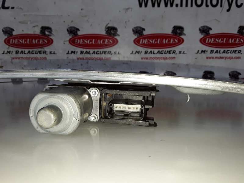 Recambio de elevalunas trasero derecho para citroen c5 berlina xfv referencia OEM IAM 128000771/0130822446  