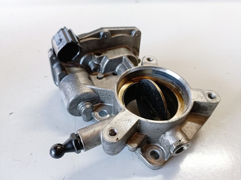 Recambio de caja mariposa para opel insignia berlina a20dth referencia OEM IAM 55564164  