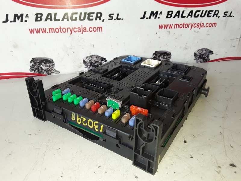 Recambio de caja reles / fusibles para peugeot partner furgón referencia OEM IAM 281197595  