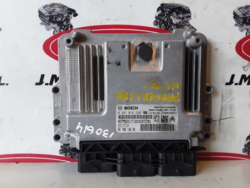 Recambio de centralita motor uce para peugeot partner furgón referencia OEM IAM 0281018228 / 9666729580 / EDC17C10 / 9678878280 