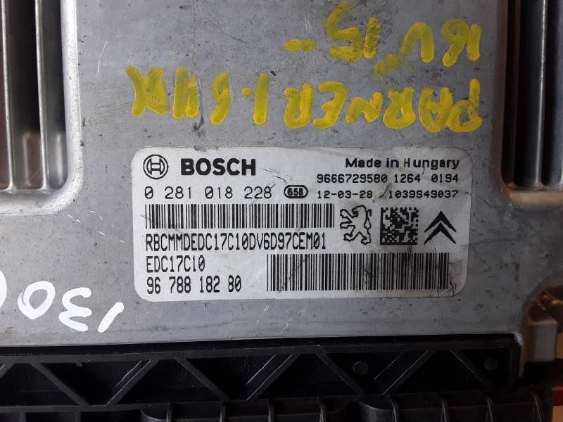 Recambio de centralita motor uce para peugeot partner furgón referencia OEM IAM 0281018228 / 9666729580 / EDC17C10 / 9678878280 