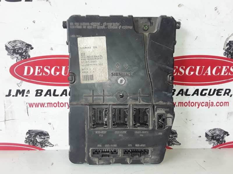 Recambio de caja reles / fusibles para renault megane ii berlina 5p f9q800 referencia OEM IAM 8200306434 / 8200280937 / S1184002