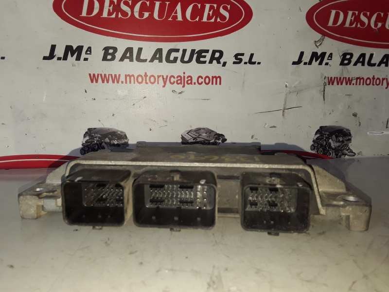 Recambio de centralita motor uce para renault clio iii d4f740 referencia OEM IAM 8200522357 / 8200510536 / S120200105A / SIM32  
