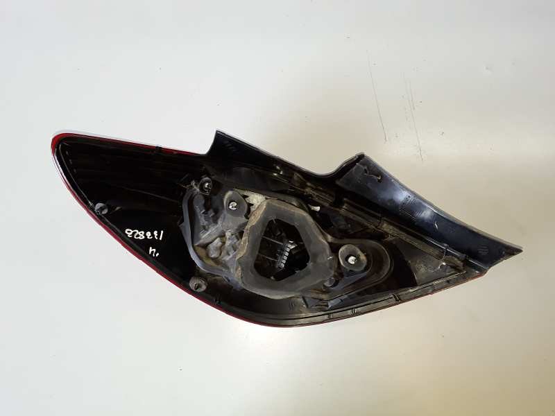 Recambio de piloto trasero derecho para opel corsa d z13dth referencia OEM IAM 93190951  