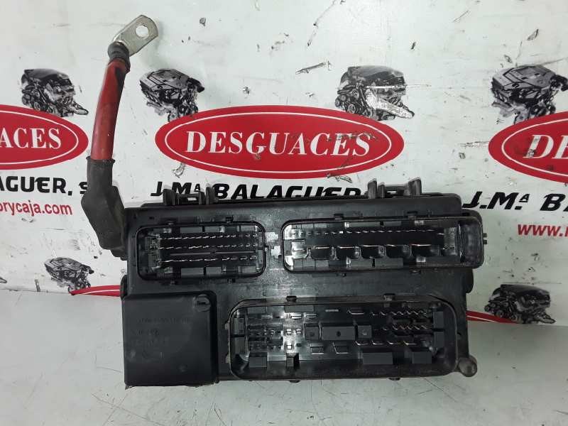 Recambio de caja reles / fusibles para opel corsa d z13dth referencia OEM IAM 13217394EH / 013217394  