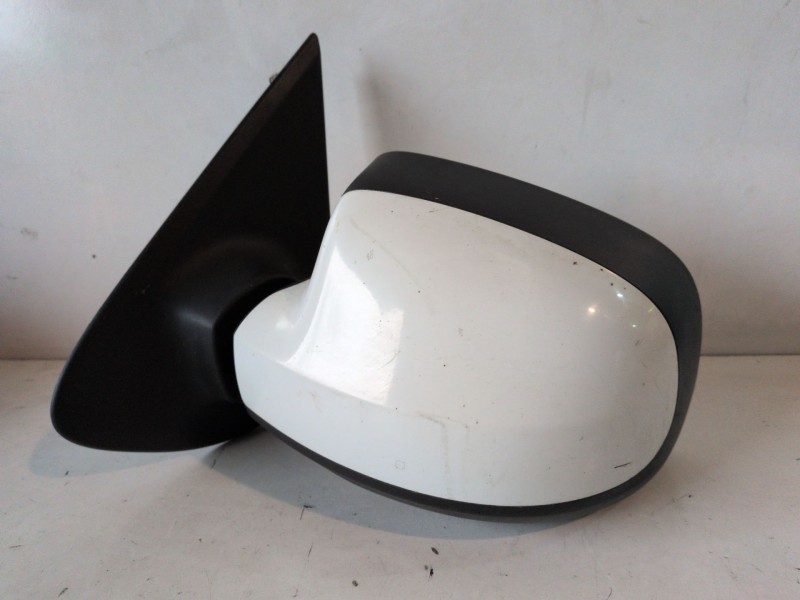 Recambio de retrovisor izquierdo para dacia sandero ii k9k626 referencia OEM IAM 963025411R  