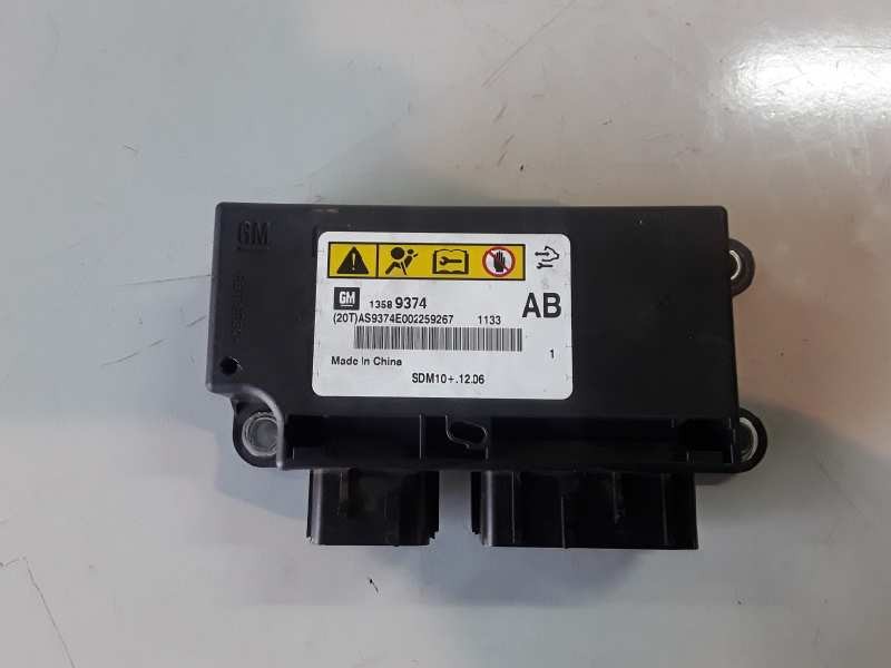 Recambio de centralita airbag para chevrolet cruze z20s1 referencia OEM IAM 13589374/  