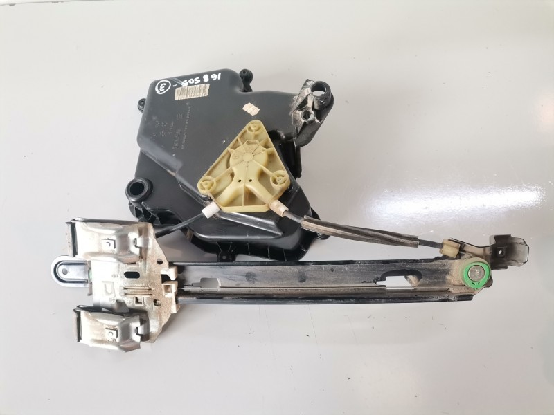 Recambio de elevalunas trasero derecho para seat leon (1p1) bxe referencia OEM IAM 1K0959704N  
