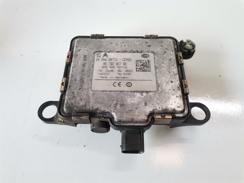 Recambio de centralita faros xenon para peugeot 5008 rh02 referencia OEM IAM 9673046780  