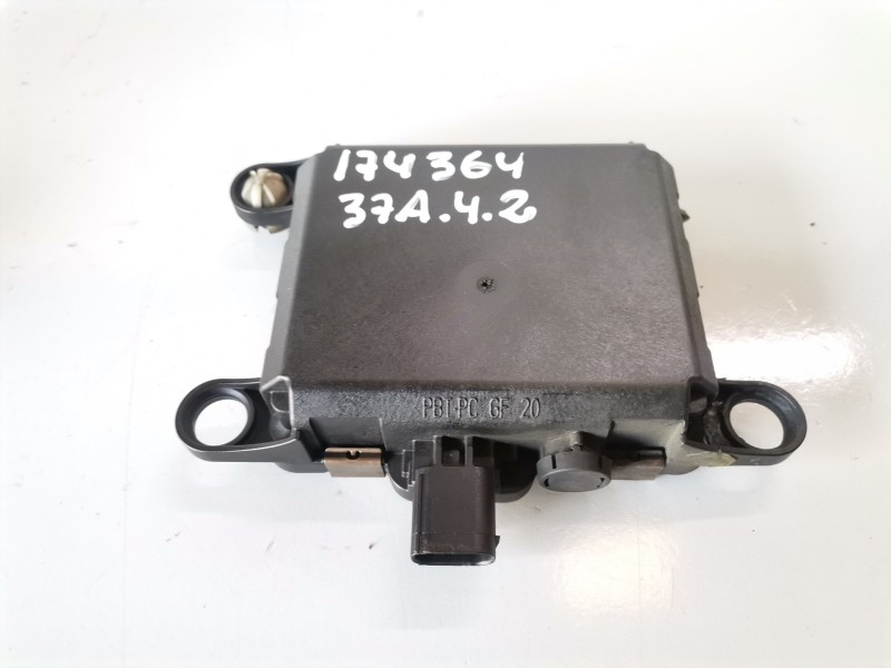 Recambio de centralita faros xenon para peugeot 5008 rh02 referencia OEM IAM 9673046780  