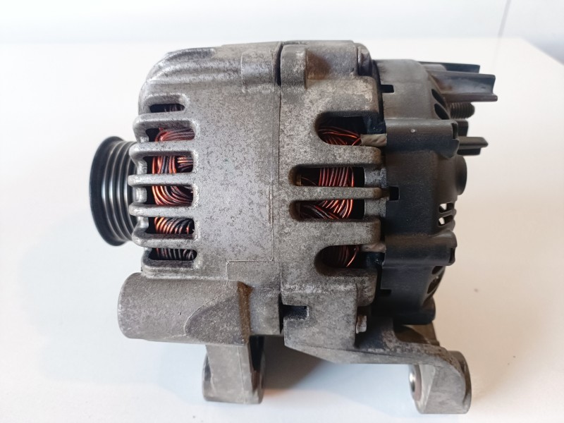 Recambio de alternador para land rover freelander (ln) 204d3 referencia OEM IAM YLE500170  
