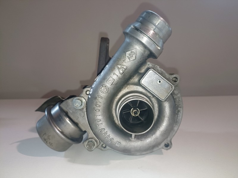 Recambio de turbocompresor para renault scenic ii (jm) k9k728 referencia OEM IAM 54399700002  