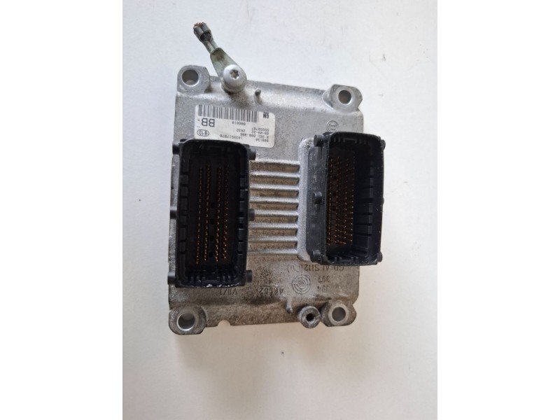 Recambio de centralita motor uce para opel astra h caravan z14xep referencia OEM IAM 0261208396  