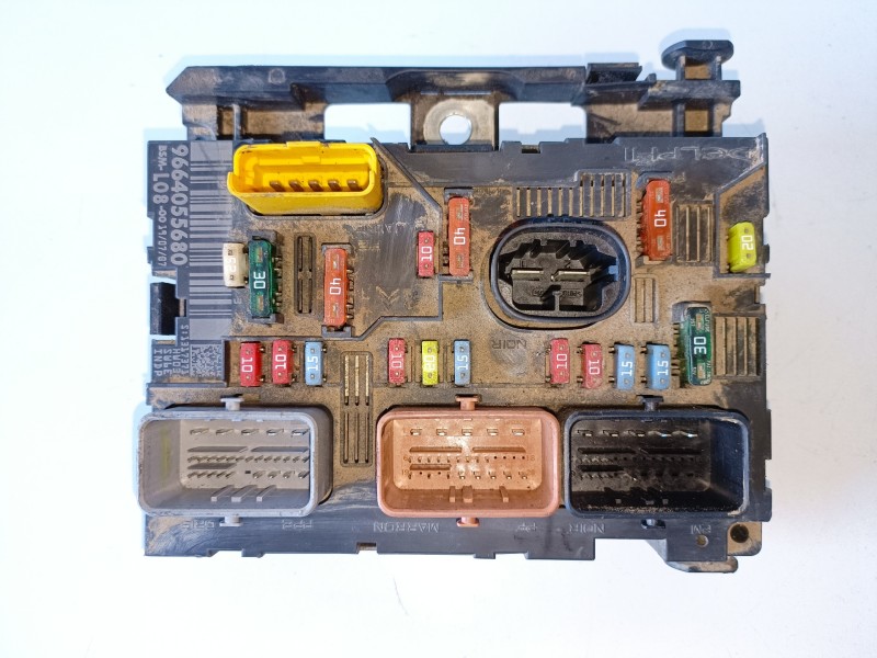 Recambio de caja reles / fusibles para citroen c4 picasso 9hz referencia OEM IAM 9664055680  