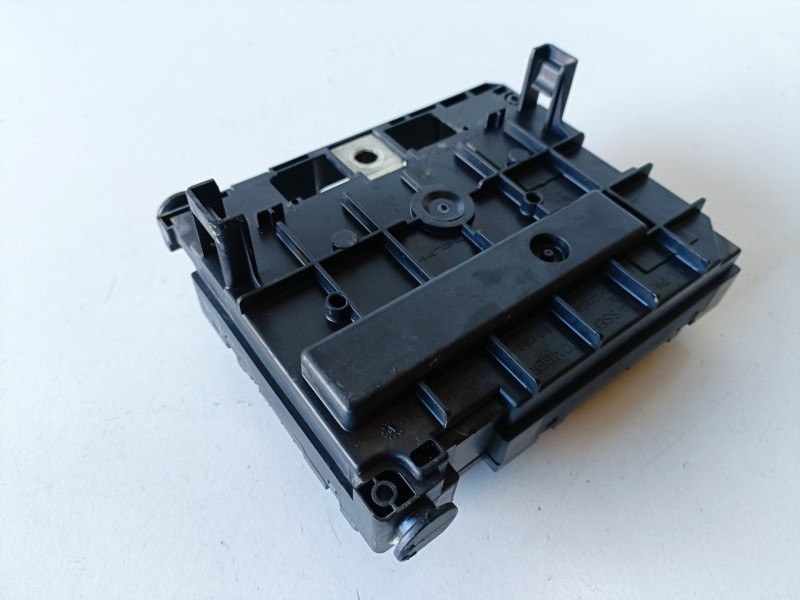 Recambio de caja reles / fusibles para citroen c4 picasso 9hz referencia OEM IAM 9664055680  