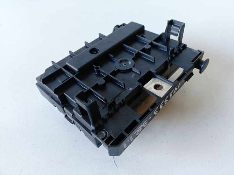 Recambio de caja reles / fusibles para citroen c4 picasso 9hz referencia OEM IAM 9664055680  