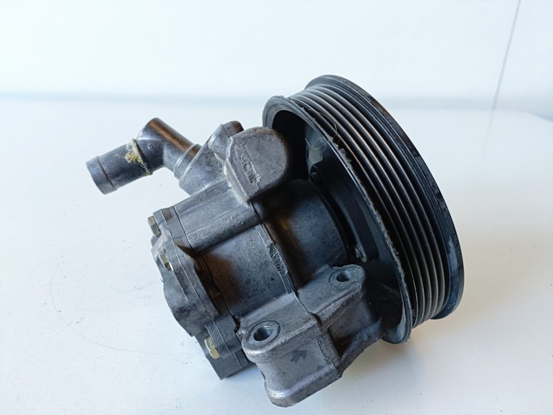 Recambio de bomba direccion para mercedes-benz vito kombi (638) 611980 referencia OEM IAM A0024667001  