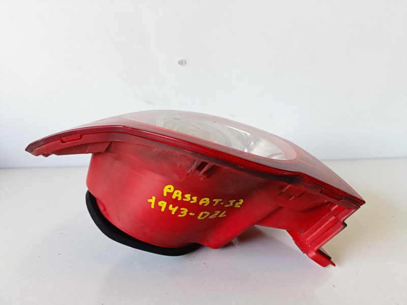 Recambio de piloto trasero izquierdo para volkswagen passat variant (3c5) bkp referencia OEM IAM 3C5945095C  
