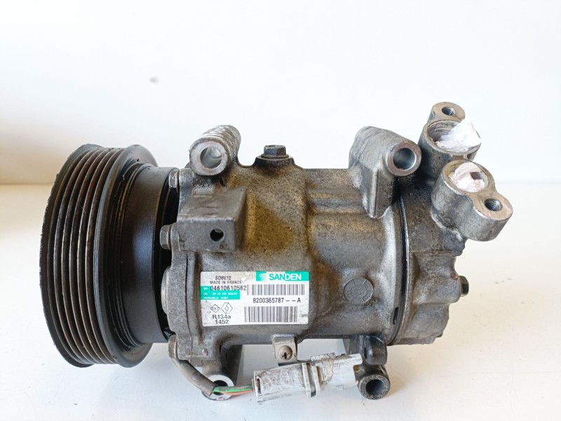 Recambio de compresor aire acondicionado para renault clio iii k9k764 referencia OEM IAM 8200365787A  