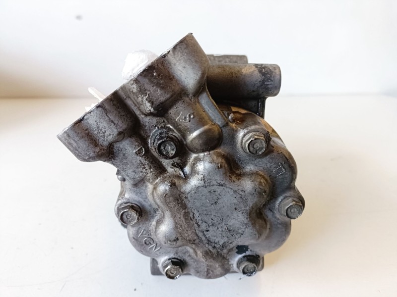 Recambio de compresor aire acondicionado para renault clio iii k9k764 referencia OEM IAM 8200365787A  