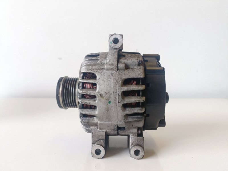 Recambio de alternador para opel astra j berlina 5p a13dte referencia OEM IAM 13505392  