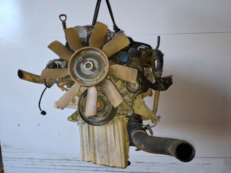 Recambio de motor completo para mercedes-benz vito basic-kombi (639) 646982 referencia OEM IAM 646982  