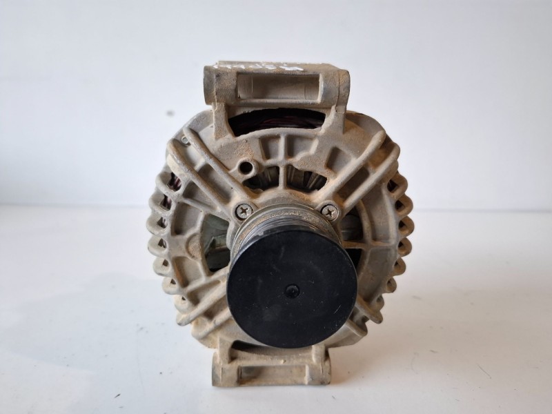 Recambio de alternador para mercedes-benz vito basic-kombi (639) 646982 referencia OEM IAM 0124625006  