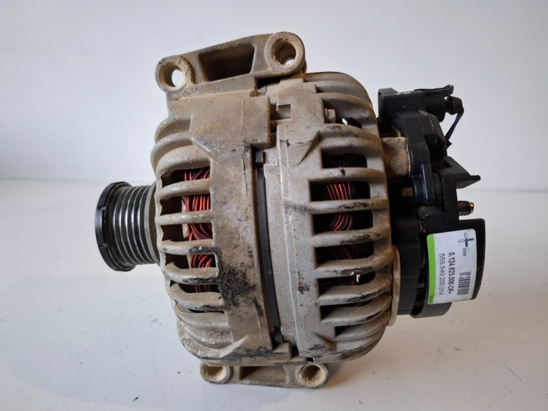 Recambio de alternador para mercedes-benz vito basic-kombi (639) 646982 referencia OEM IAM 0124625006  