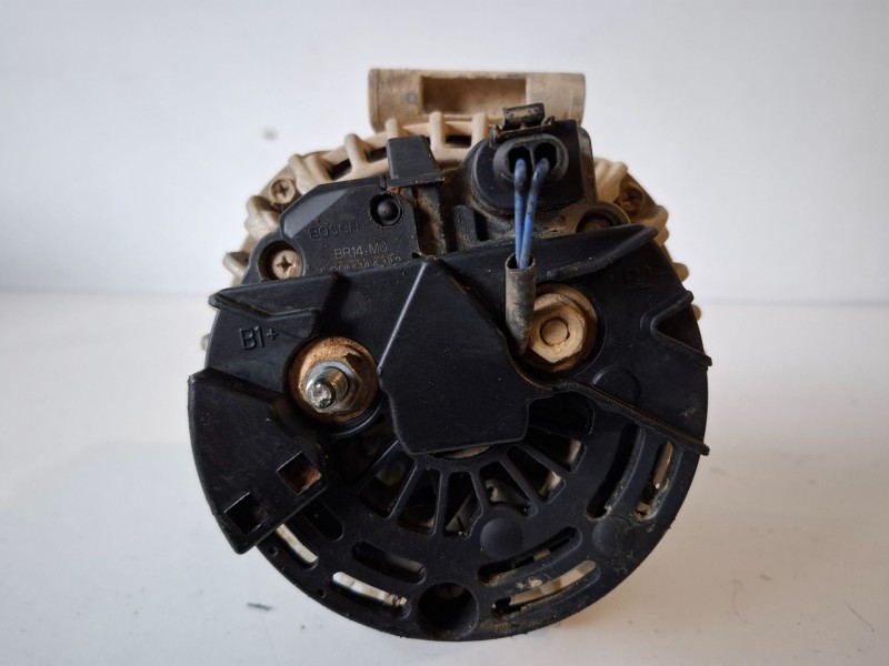 Recambio de alternador para mercedes-benz vito basic-kombi (639) 646982 referencia OEM IAM 0124625006  