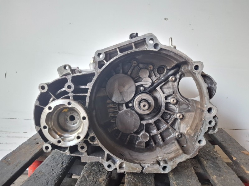 Recambio de caja cambios para volkswagen passat variant (3c5) cba referencia OEM IAM KXX  