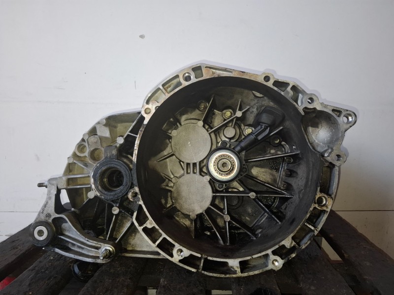 Recambio de caja cambios para volvo s40 berlina d4204t referencia OEM IAM 4M5R7002CD  