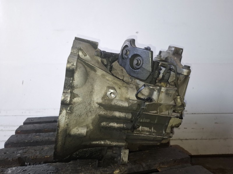 Recambio de caja cambios para volvo s40 berlina d4204t referencia OEM IAM 4M5R7002CD  