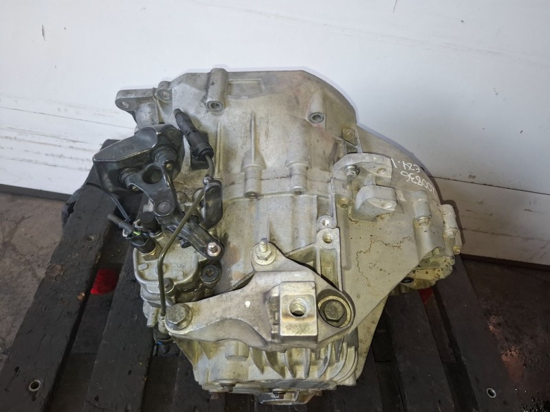 Recambio de caja cambios para volvo s40 berlina d4204t referencia OEM IAM 4M5R7002CD  