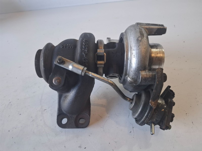 Recambio de turbocompresor para peugeot 207 9hp / 9h06 referencia OEM IAM 9673283680  