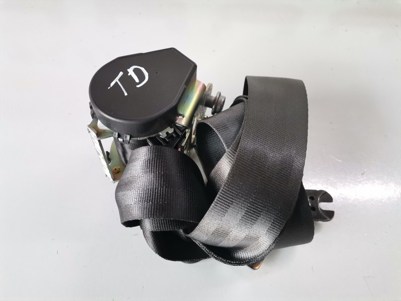 Recambio de cinturon seguridad trasero derecho para seat leon st 5f8 cjxc referencia OEM IAM 621180600  