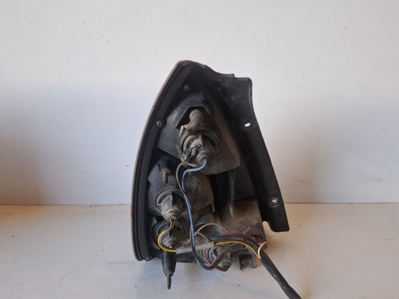 Recambio de piloto trasero derecho para daewoo nubira wagon x20sed referencia OEM IAM   