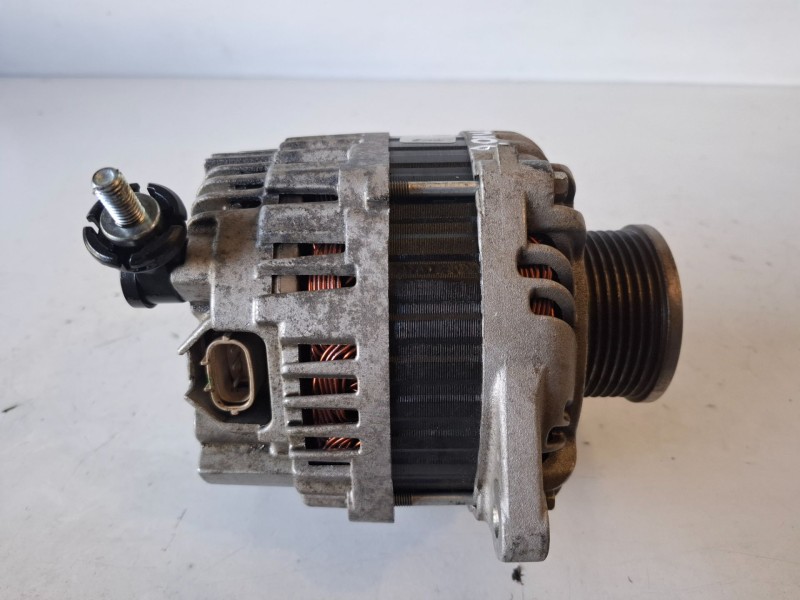 Recambio de alternador para nissan pathfinder (r51) yd25 referencia OEM IAM   