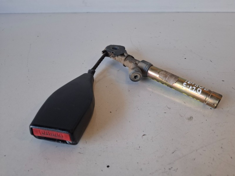 Recambio de enganche cinturon delantero derecho para renault trafic ii furgón f9q762 referencia OEM IAM   
