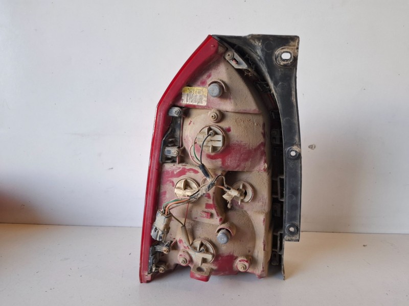 Recambio de piloto trasero derecho para hyundai tucson (jm) d4ea referencia OEM IAM 924022E010  