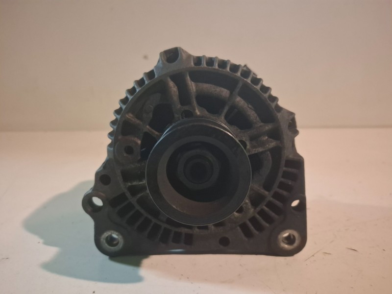 Recambio de alternador para seat ibiza (6k1) aex referencia OEM IAM 0123310019  