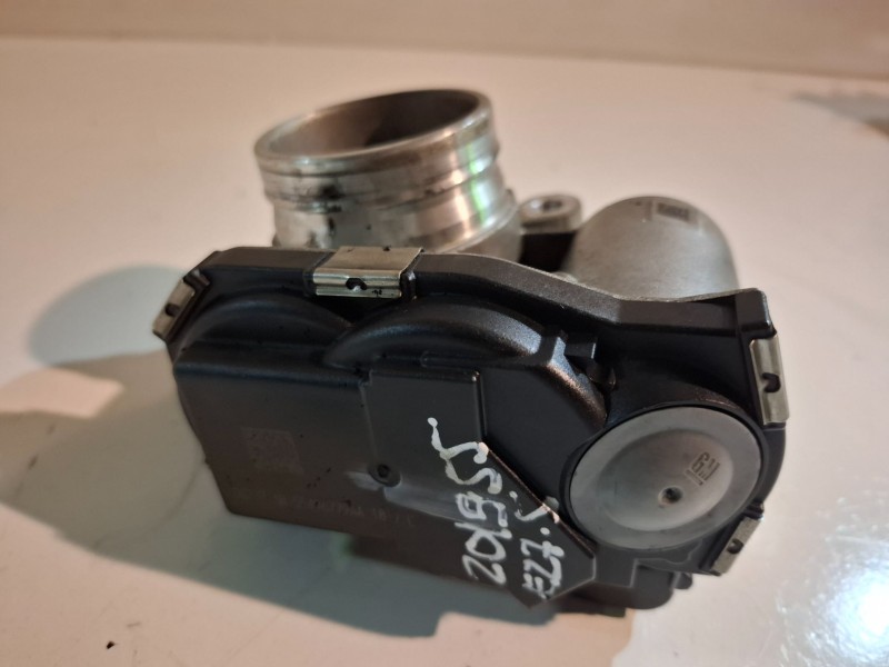 Recambio de caja mariposa para opel insignia b sports tourer b20dth referencia OEM IAM 55496779AA  