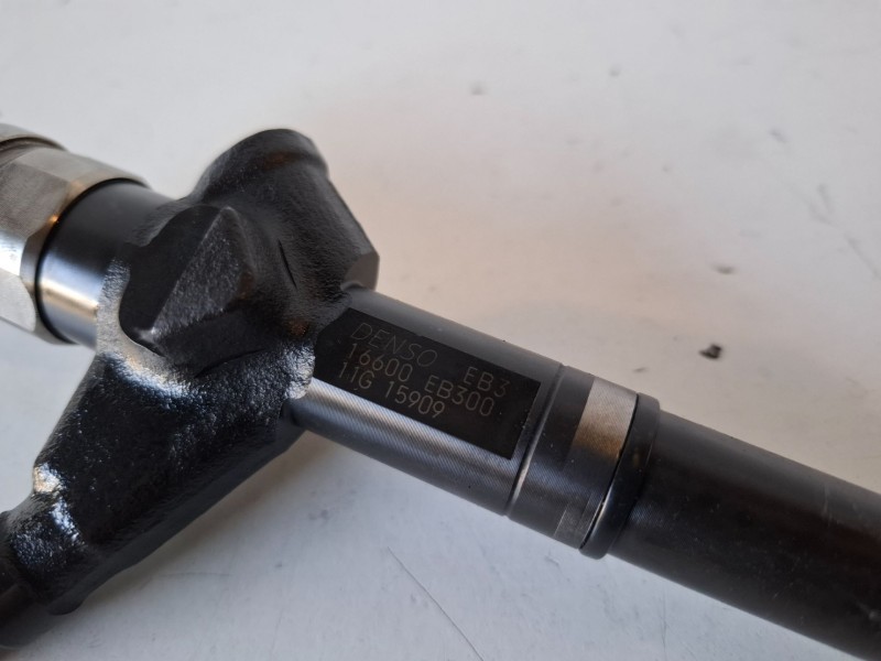 Recambio de inyector para nissan pathfinder (r51) yd25 referencia OEM IAM 16600EB300  